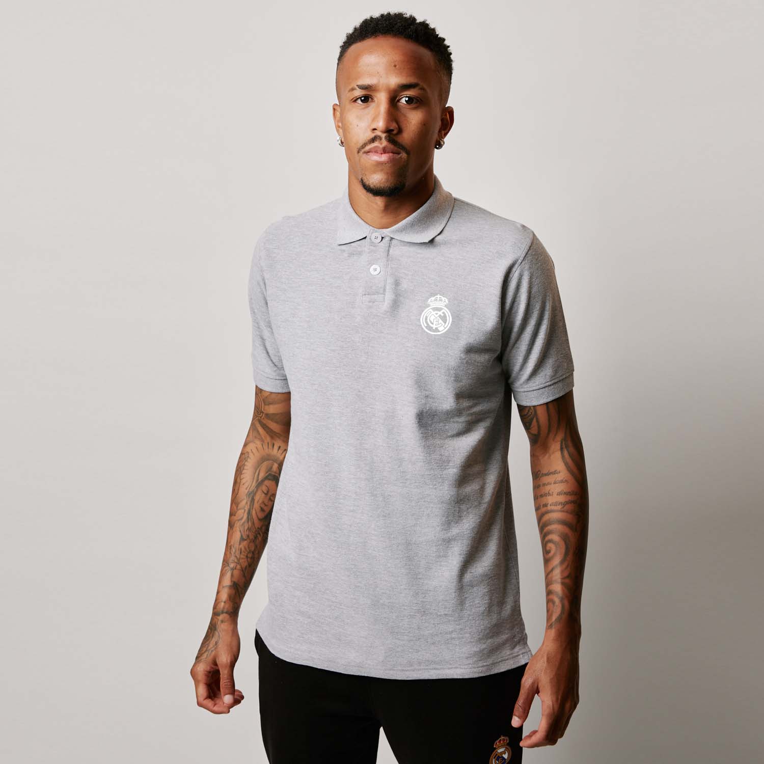 Polo Gris Claro Hombre Escudo Monocolor Essentials