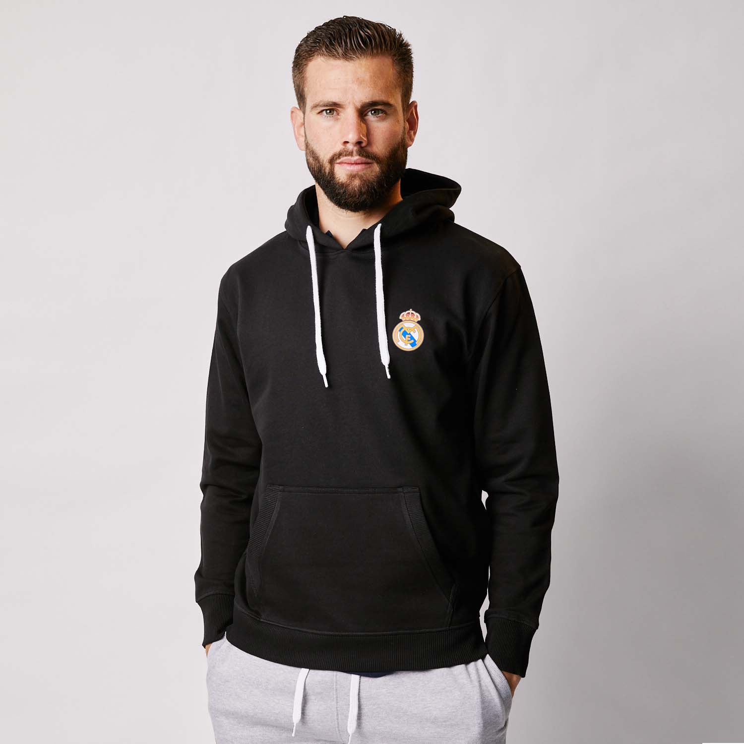 Sudadera Capucha Negra Hombre Escudo Color Essentials